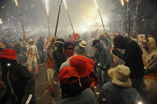 I morgon kväll och natt firar man Sant Antoni i Sa Pobla - dansande djävlar utlovas!
